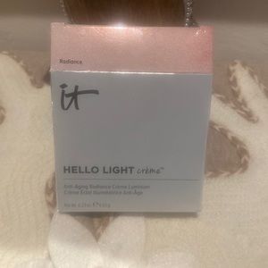 IT Hello Light Creme